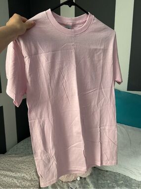 Gildan Light Pink Crewneck T-Shirt